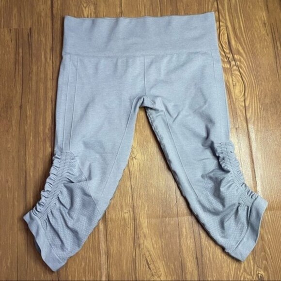 LULULEMON In The Flow Crop II Heathered Medium Grey Size 8 - Picture 4 of 13